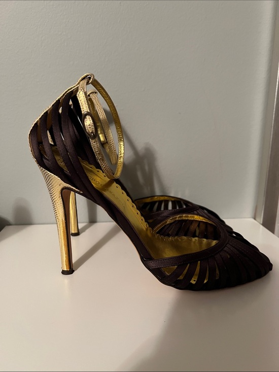 BCBGMaxAzria Shoes - BCBGMaxAzria Brown & Gold Heels - Size 10